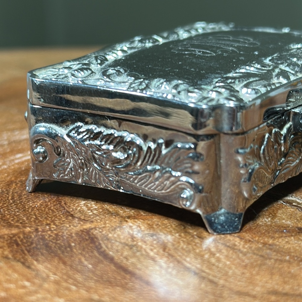 Antique Floral Silver Metal Trinket Box - Picture 6 of 9